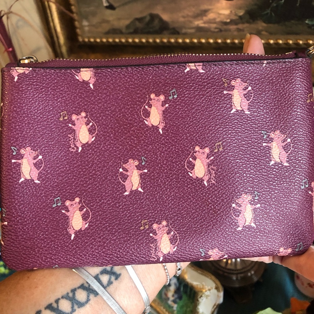 Adorable Authentic Coach Wallet w Little Dancing Mice! Perfect condition. - Picture 4 of 8